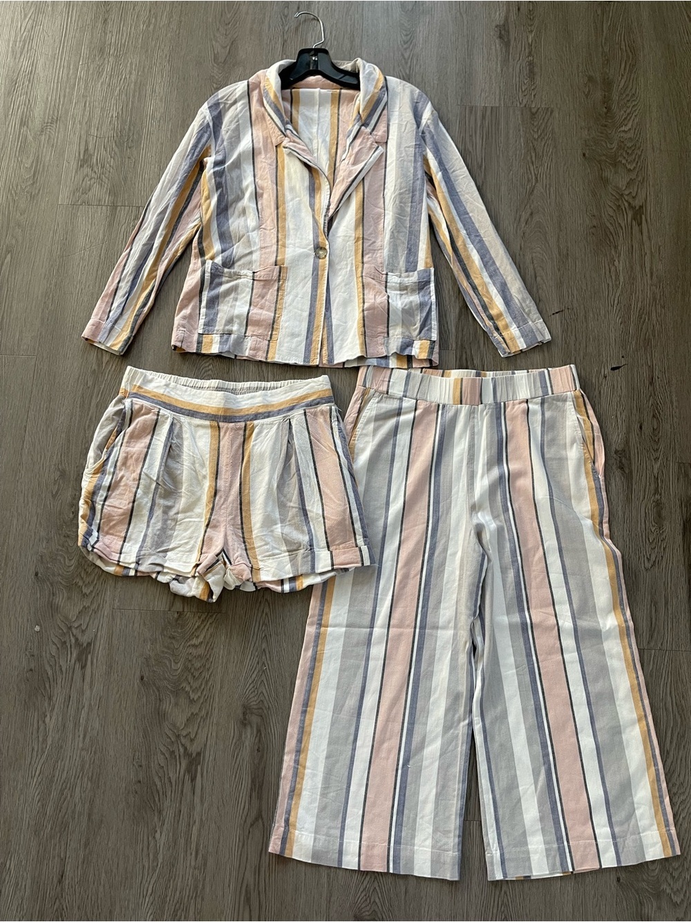 Three dots - 3 Piece Set in Pastel Pink, Blue & Yellow
